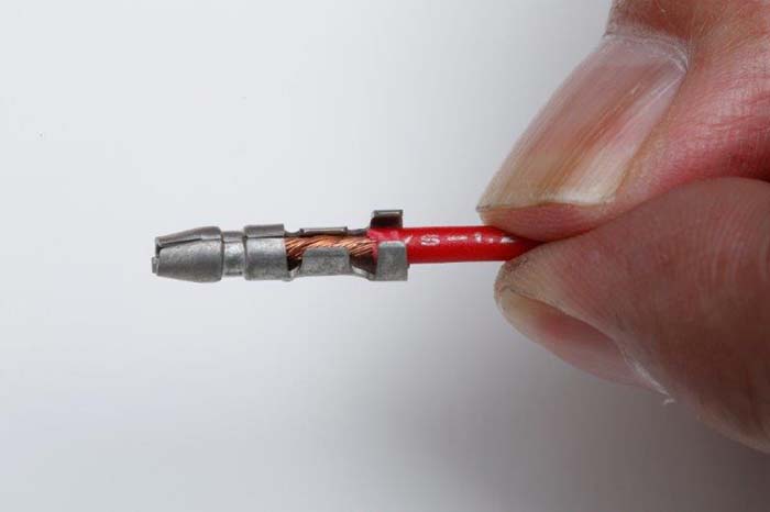 電線加工に電ペンチ（圧着ペンチ）の使い方