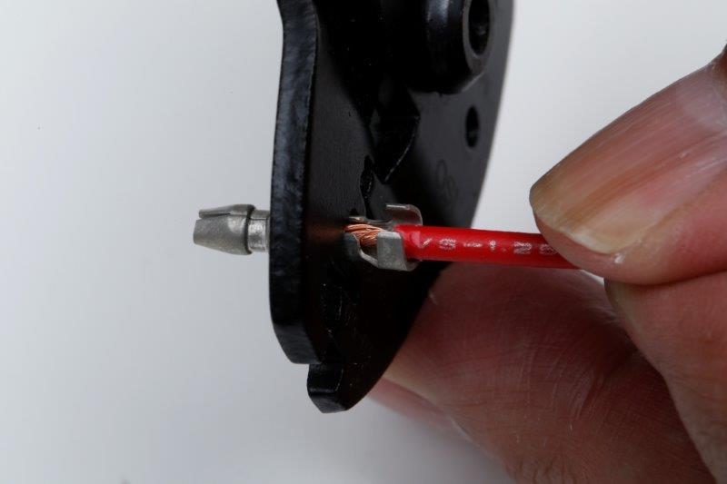 ギボシ端子の圧着方法