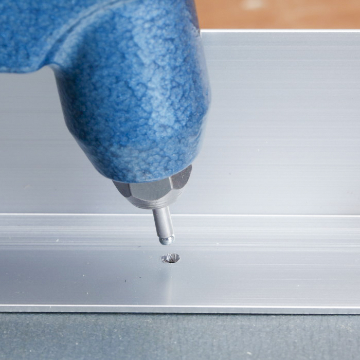 リベッターの使い方