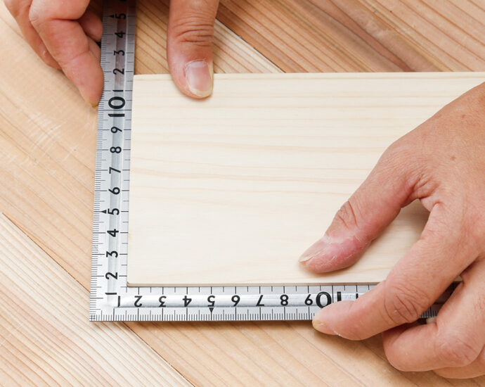 さしがね 長さや角度を測り、線を引く