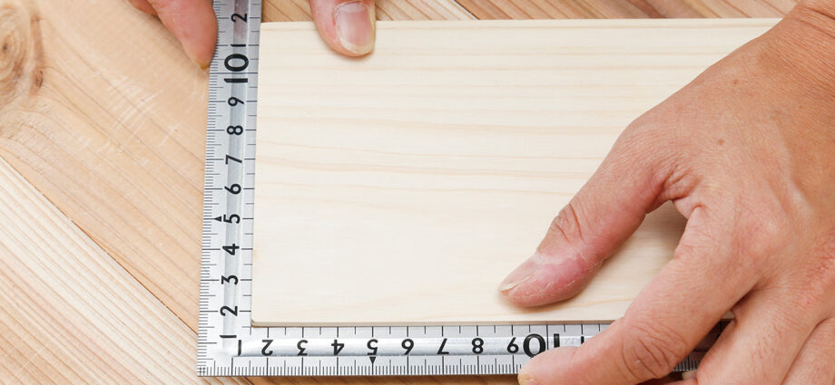 さしがね 長さや角度を測り、線を引く