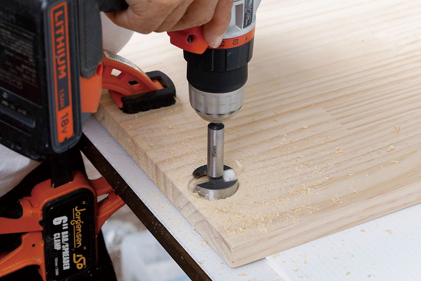 開き扉をスライド丁番で取りつける方法