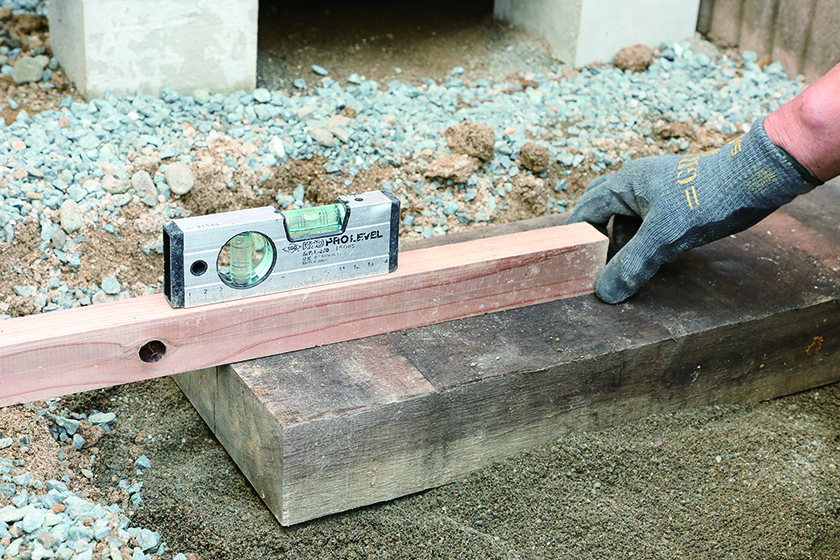 枕木特有の風合いがどんなスタイルにもマッチ　枕木アプローチ