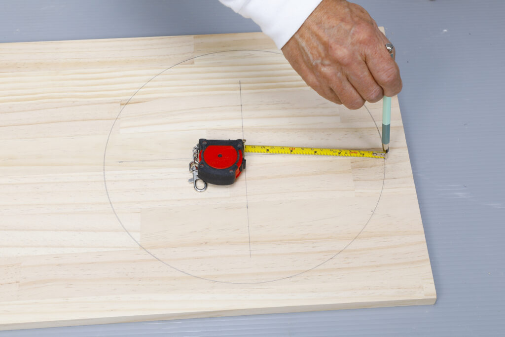 チャーミングな一脚 ボタン椅子