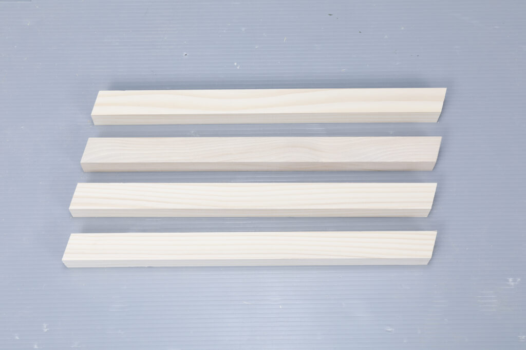 チャーミングな一脚 ボタン椅子