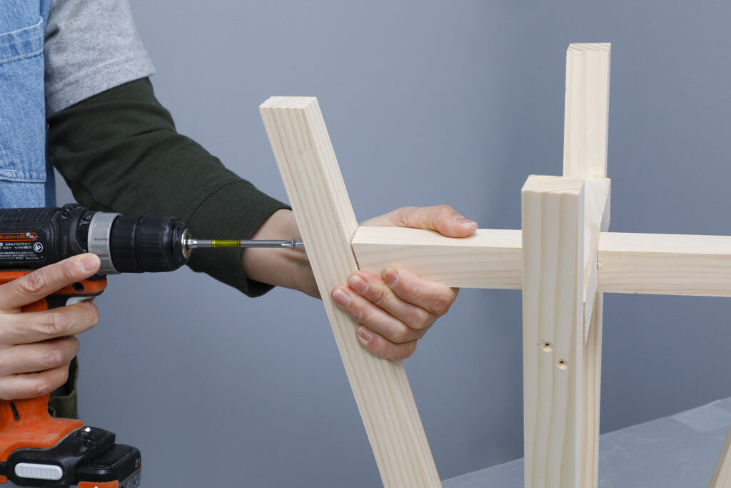 チャーミングな一脚 ボタン椅子