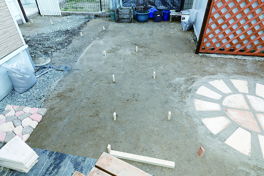 おしゃれな小道に様変わり ジョイントレンガアプローチ