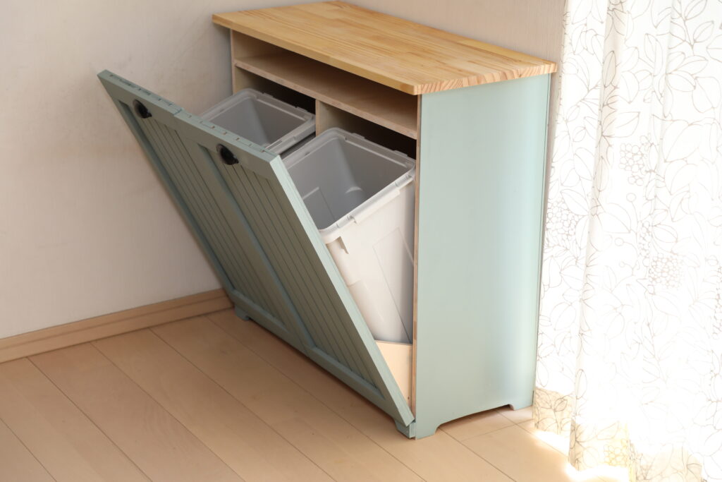 おしゃれな外観ですっきり収納 分別タイプのゴミ箱
