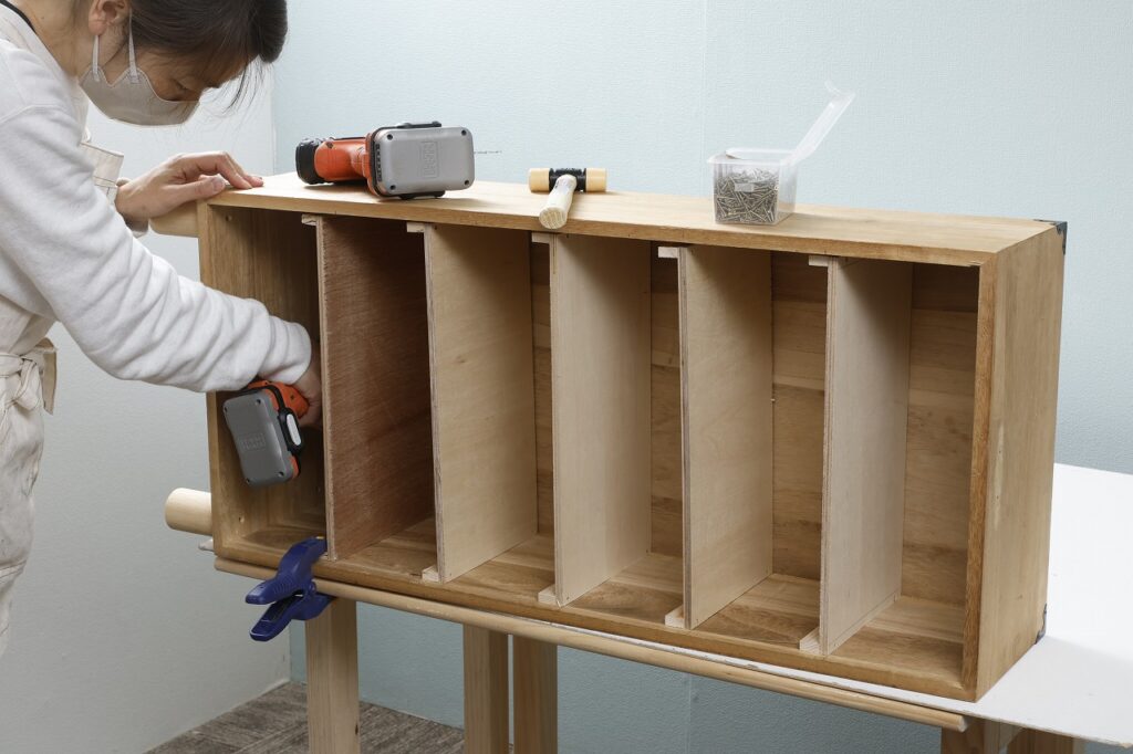桐衣装箱を引き出し収納にリモデル