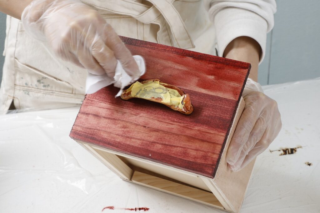 桐衣装箱を引き出し収納にリモデル