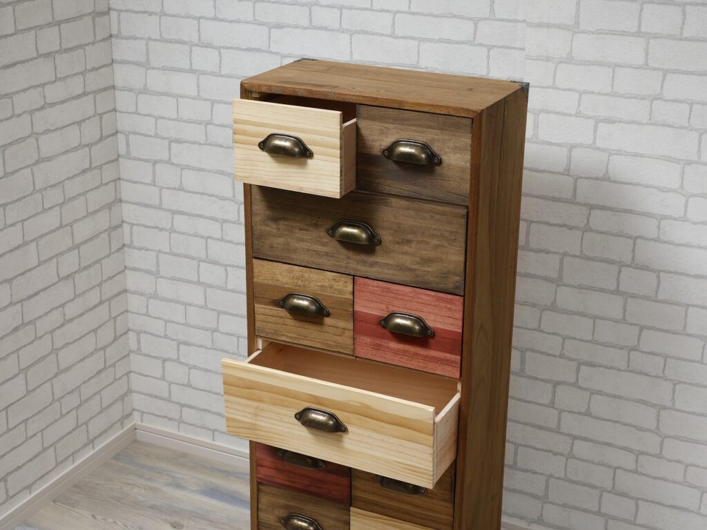 桐衣装箱を引き出し収納にリモデル