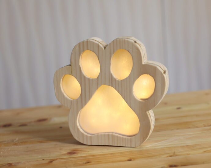 肉球がモチーフのかわいいPaw lamp