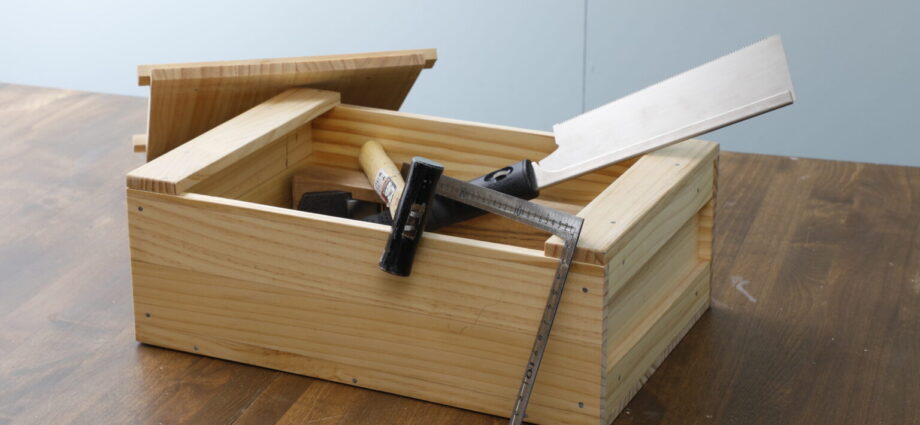 大工さんの道具箱を作る