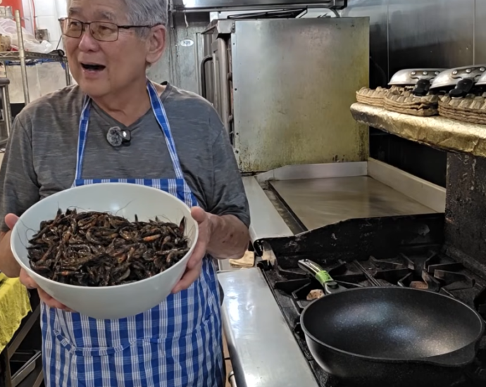 フライド・オパエ(小エビの唐揚げ)の作り方