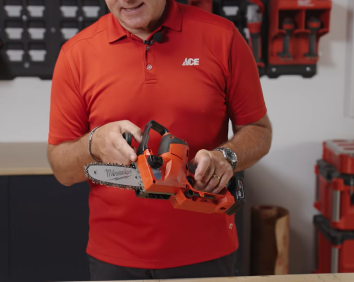 Milwaukee M12 ハチェット(小型チェーンソー)の特徴