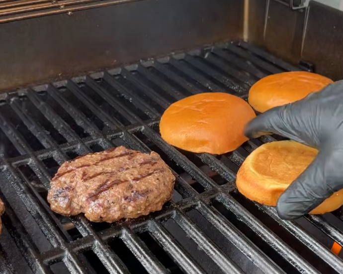 グリルで美味しいハンバーガーを作るコツ