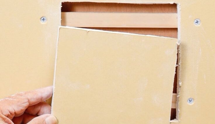 石こうボードを補修する|壁に開いた大きな穴のDIY補修方法