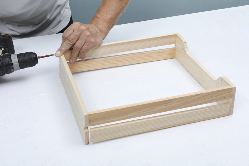 ペーパートレーをDIY!木目とブラックの組み合わせがおしゃれな収納