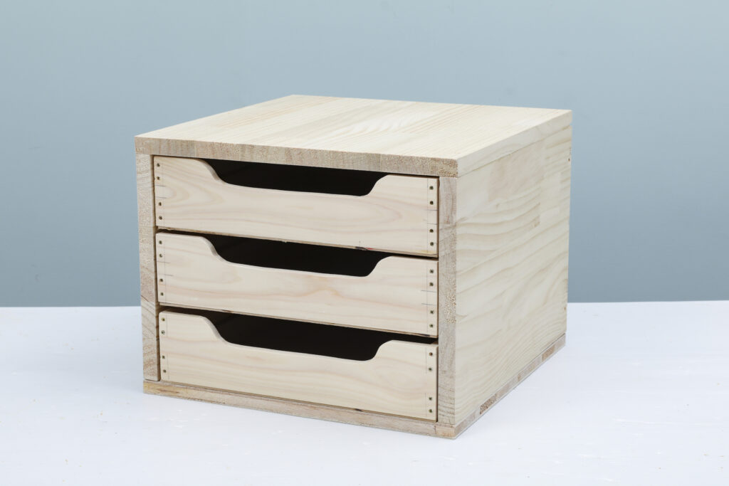 ペーパートレーをDIY!木目とブラックの組み合わせがおしゃれな収納